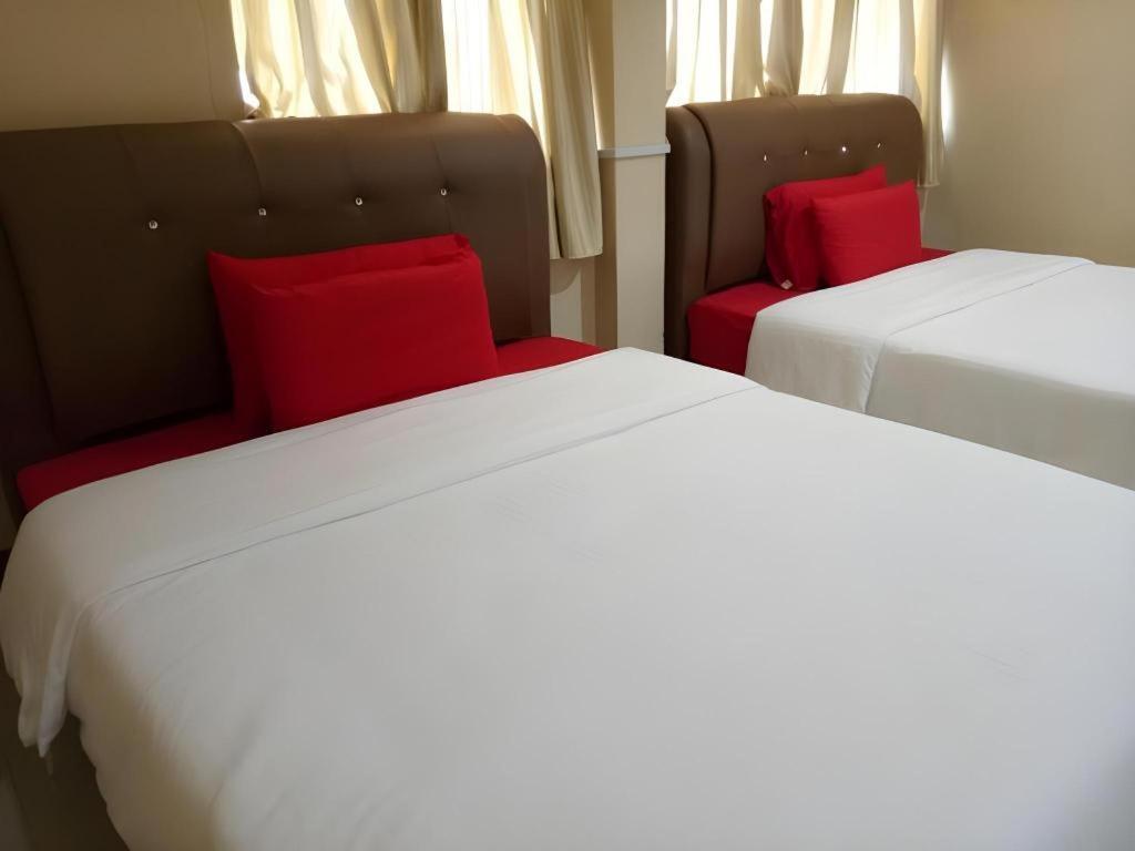 History Hotel Kangar Esterno foto