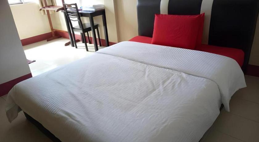 History Hotel Kangar Esterno foto