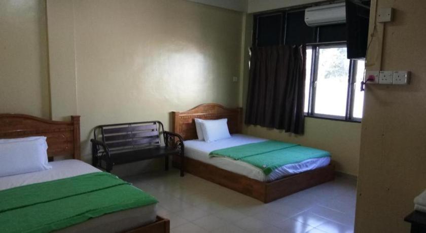 History Hotel Kangar Esterno foto